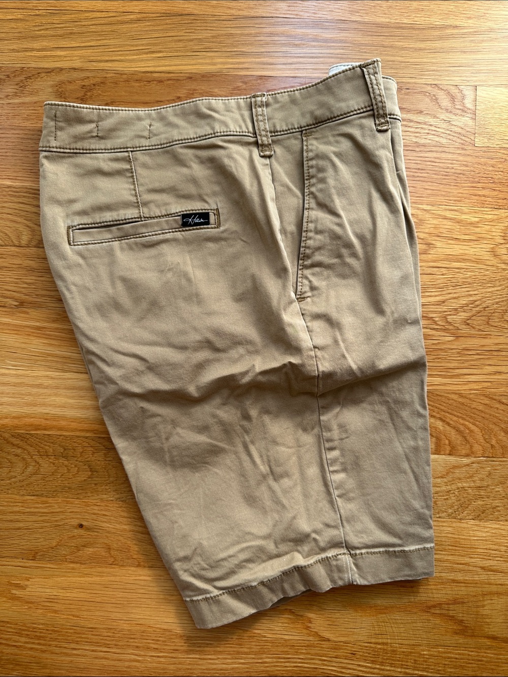 Hollister Tan shorts size 28 waist Flat-Front Chino Shorts like new